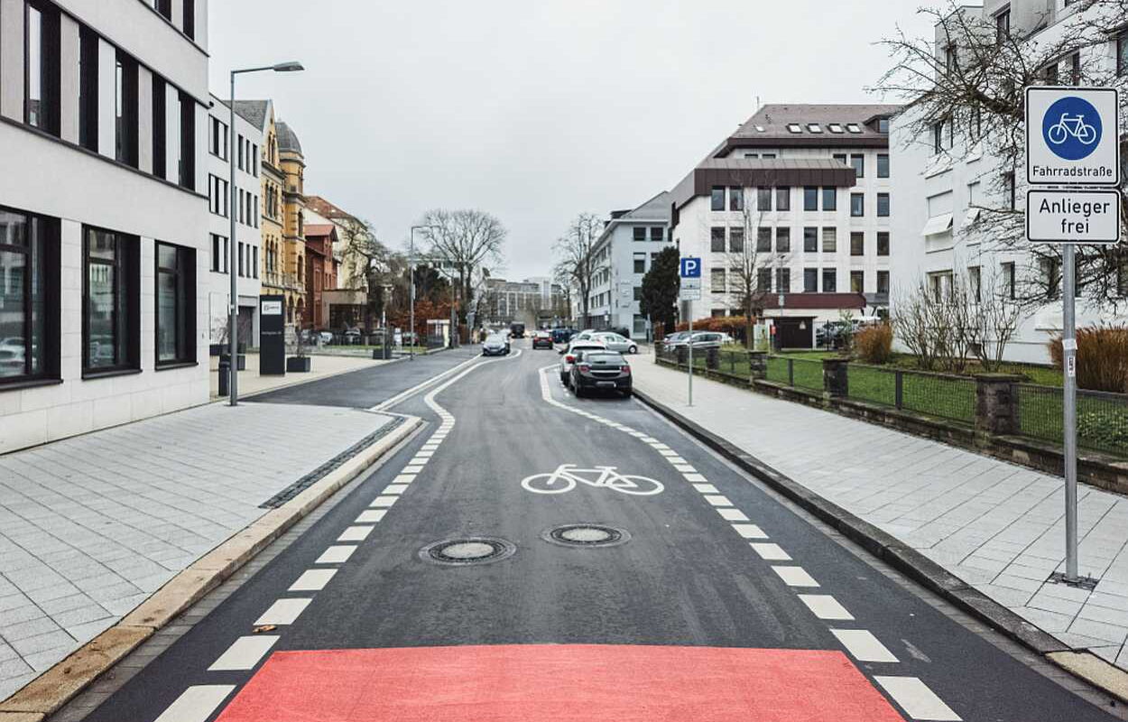 Beispiel für eine Fahrbahnverschwenkung in Kassel. Foto: Phillipp Böhme