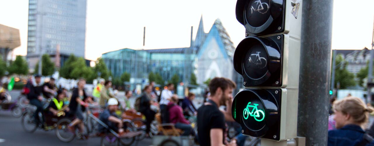 Radfahrer:innen auf der Leipziger Radnacht