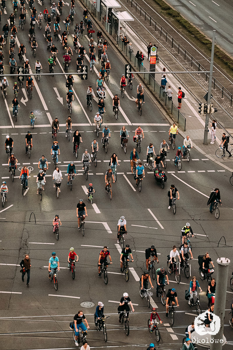 Das Fahrrad ist Verkehrsmittel Nummer eins in Leipzig. Das Fahrrad ist Verkehrsmittel Nummer eins in Leipzig.